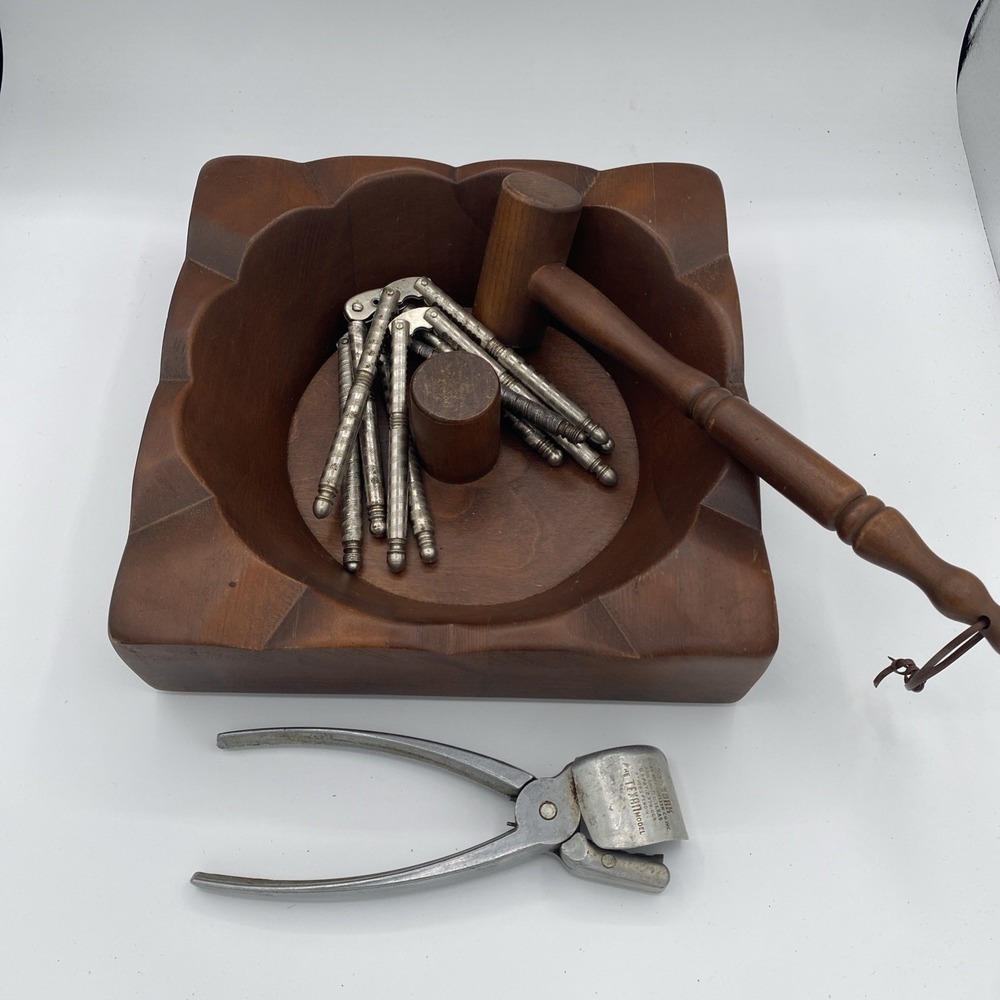 Vintage Wood Nut Cracking Bowl With Mallet, The Texan Nut Sheller And 5 Crackers